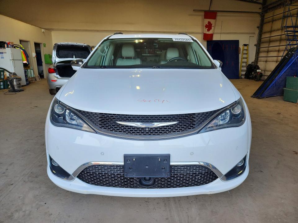 Photo 5 from auction – 2017 CHRYSLER PACIFICA with VIN 2C4RC1GG5HR551260
