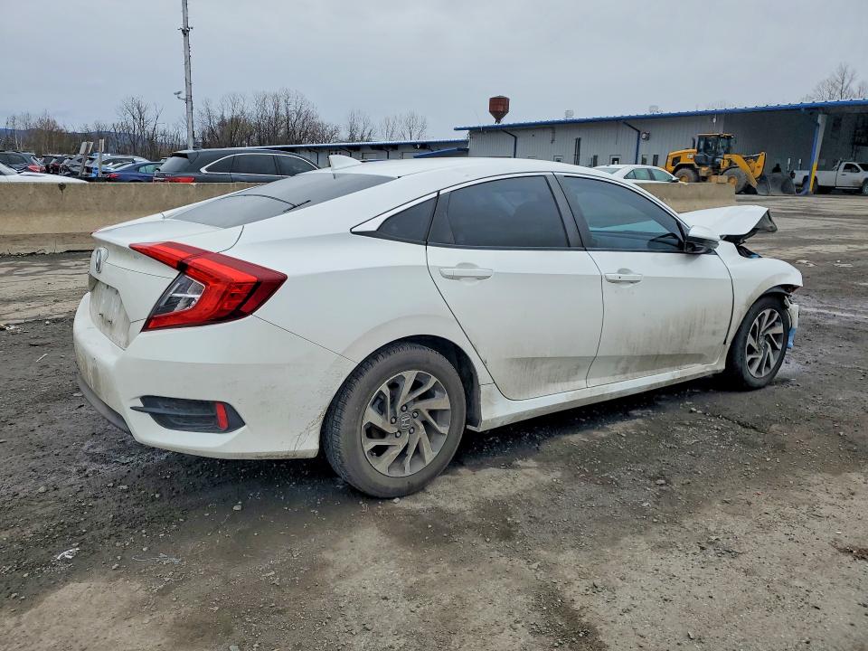 Photo 3 from auction – 2018 HONDA CIVIC with VIN 19XFC2F76JE023941