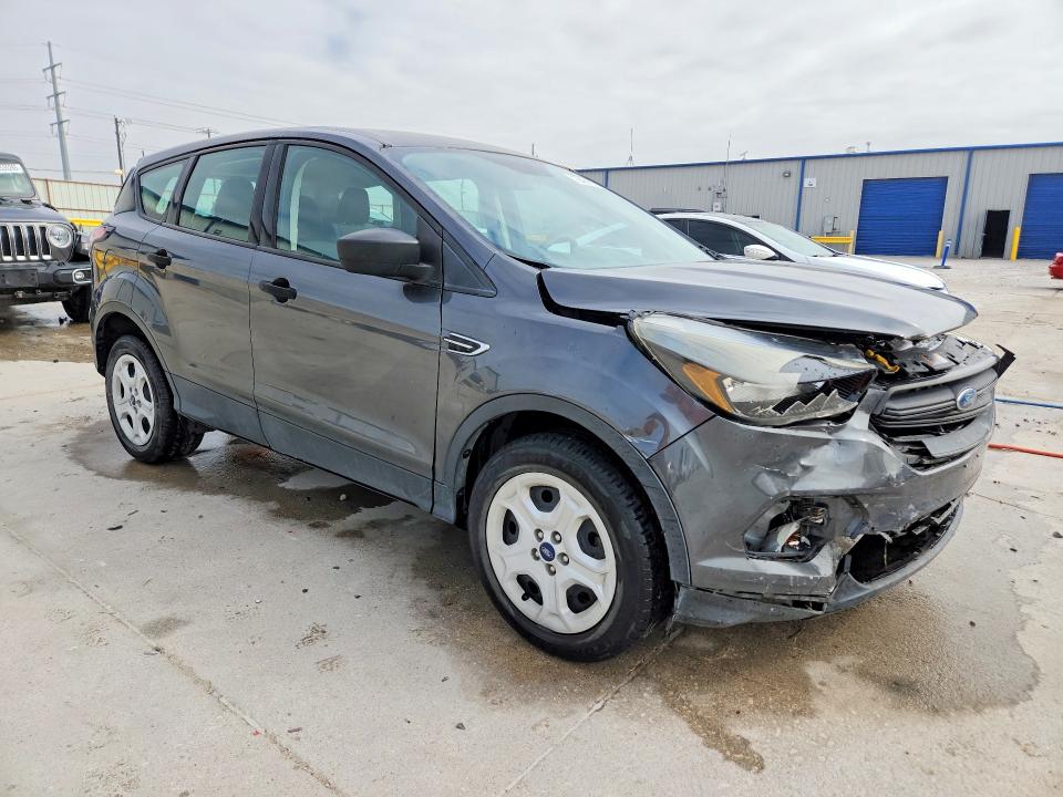 Photo 4 from auction – 2018 FORD ESCAPE with VIN 1FMCU0F78JUB22603