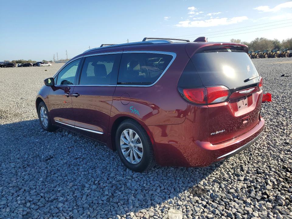 Photo 2 from auction – 2018 CHRYSLER PACIFICA with VIN 2C4RC1BG4JR113813
