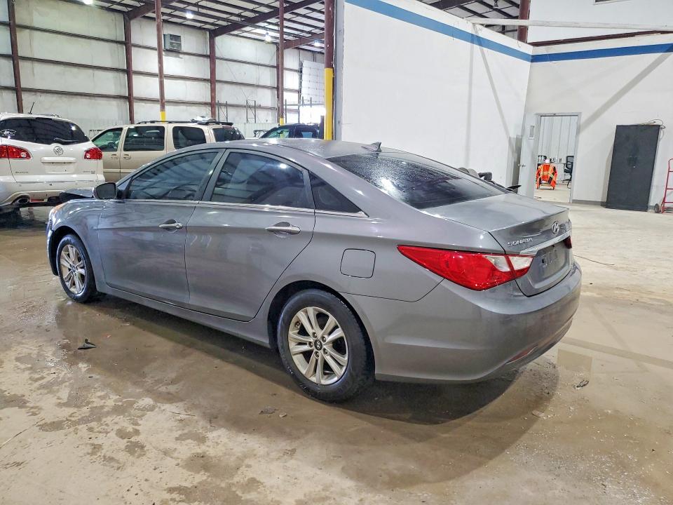 Снимка 2 от търг – 2013 HYUNDAI SONATA с VIN 5NPEB4AC4DH713542