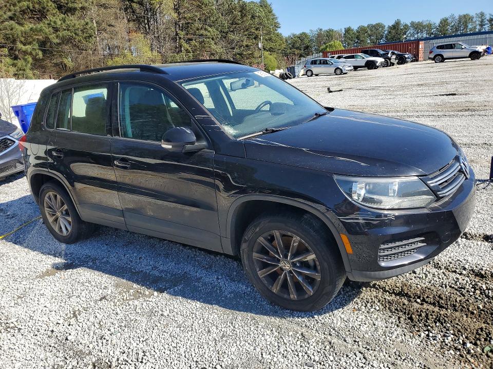 Photo 4 from auction – 2018 VOLKSWAGEN TIGUAN LIMITED with VIN WVGAV7AX9JK000476