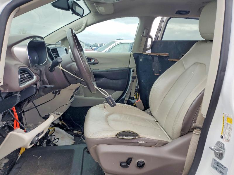 Photo 7 from auction – 2017 CHRYSLER PACIFICA with VIN 2C4RC1BG5HR668344
