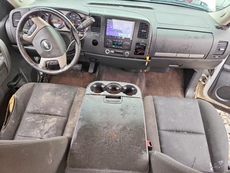 Photo 8 from auction – 2011 CHEVROLET SILVERADO with VIN 1GCRKSE36BZ266203