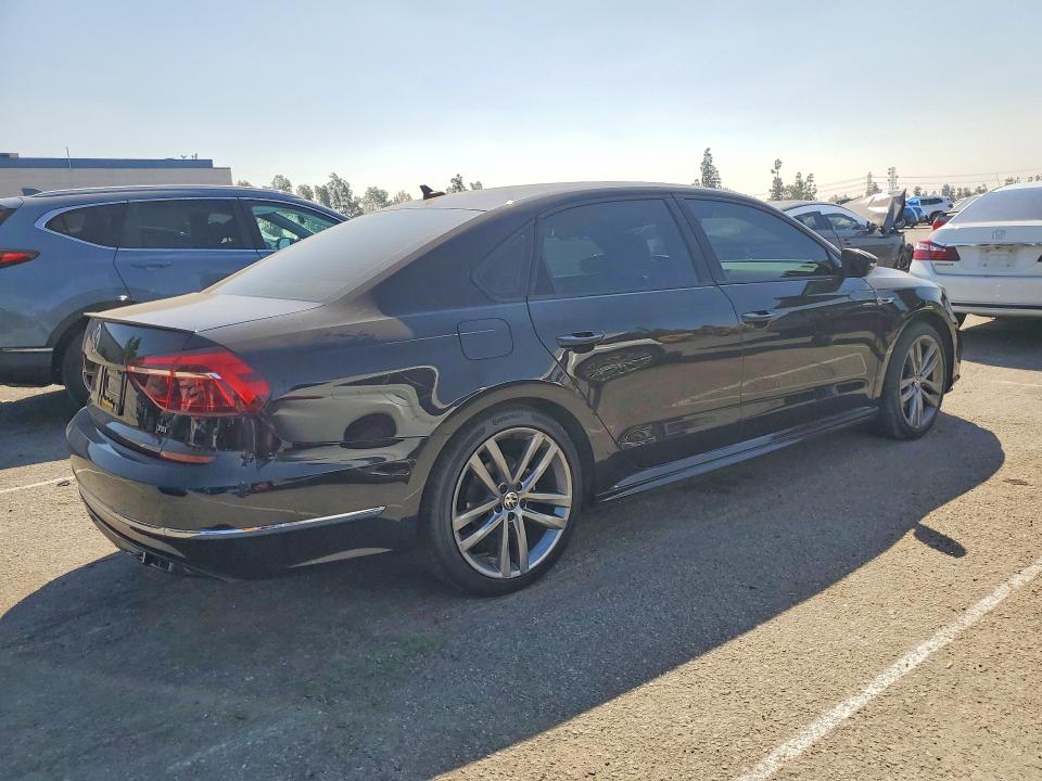 Photo 3 from auction – 2018 VOLKSWAGEN PASSAT with VIN 1VWAA7A33JC028357