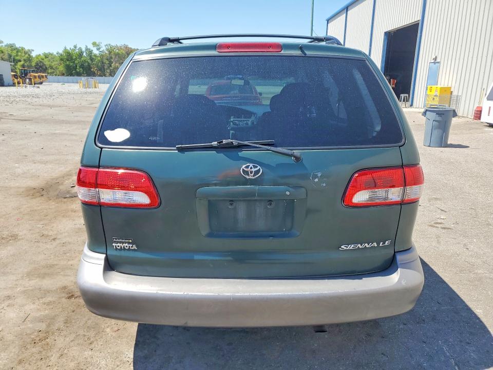 Photo 6 from auction – 2001 TOYOTA SIENNA with VIN 4T3ZF13CX1U386778