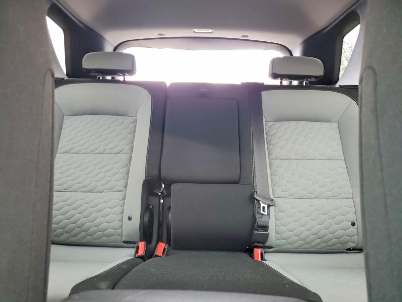 Photo 10 from auction – 2018 CHEVROLET EQUINOX with VIN 2GNAXHEV4J6316178