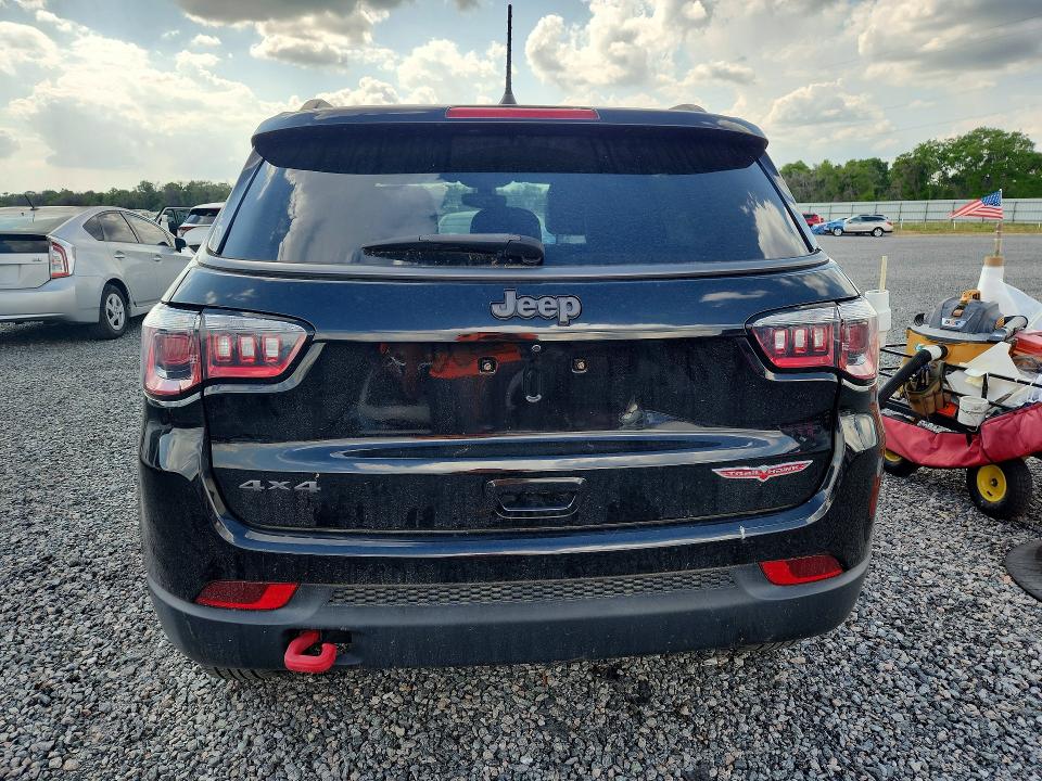 Photo 6 from auction – 2018 JEEP COMPASS with VIN 3C4NJDDB7JT451792