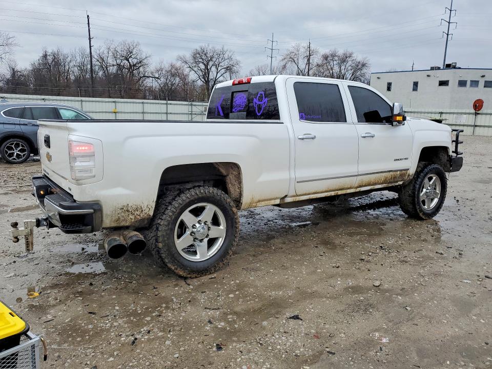 Photo 3 from auction – 2018 CHEVROLET SILVERADO with VIN 1GC1KWEY5JF186388