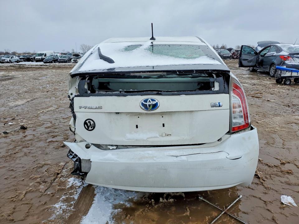 Photo 6 from auction – 2013 TOYOTA PRIUS with VIN JTDKN3DU0D5575779