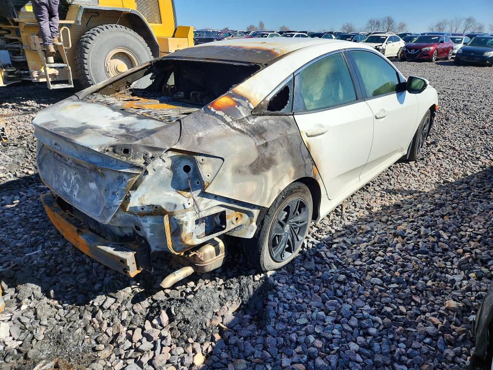 Photo 3 from auction – 2016 HONDA CIVIC with VIN 19XFC2F58GE013158