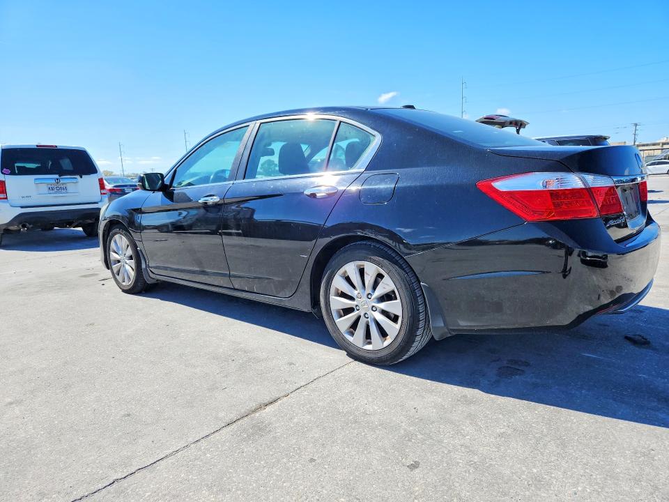 Photo 2 from auction – 2014 HONDA ACCORD with VIN 1HGCR2F88EA198857
