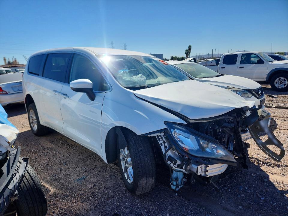 Photo 4 from auction – 2023 CHRYSLER VOYAGER with VIN 2C4RC1CG9PR617474
