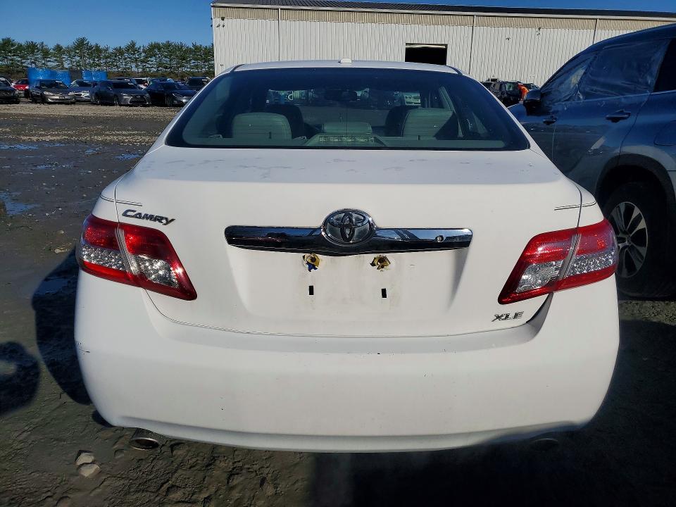 Photo 6 from auction – 2011 TOYOTA CAMRY with VIN 4T1BK3EK7BU613027