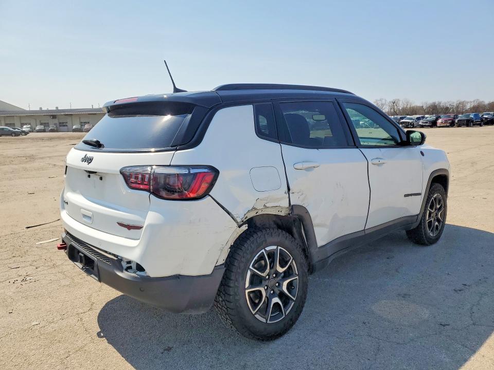 Photo 3 from auction – 2025 JEEP COMPASS with VIN 3C4NJDDN6ST525702
