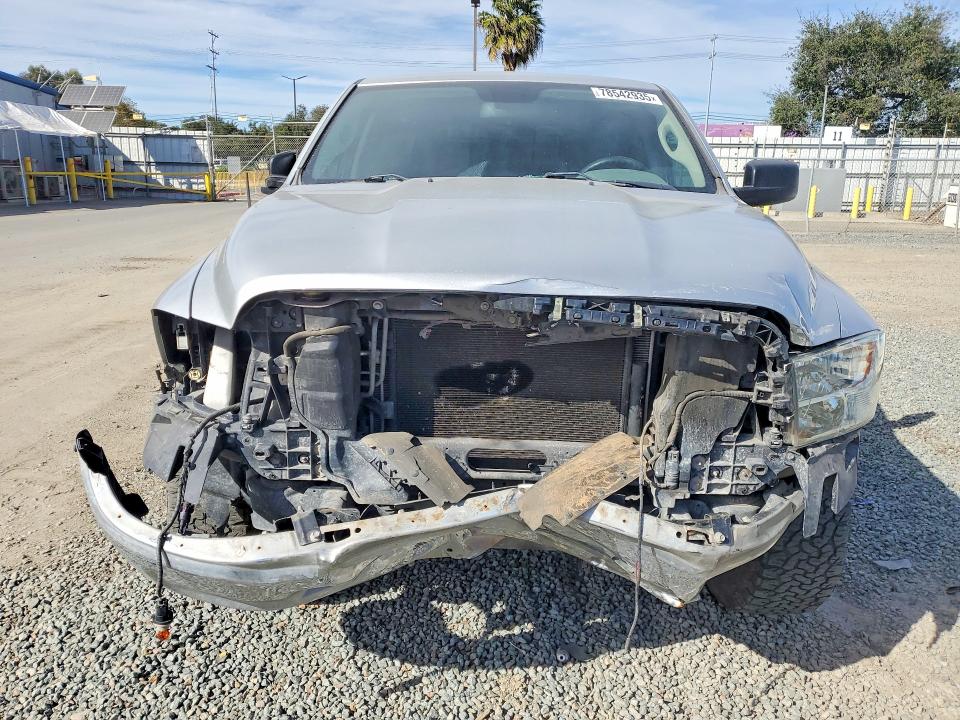 Photo 5 from auction – 2016 RAM 1500 with VIN 1C6RR6GT1GS227445