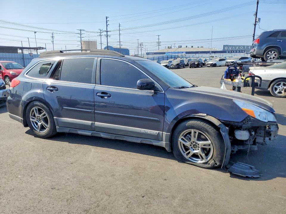 Photo 4 from auction – 2013 SUBARU OUTBACK with VIN 4S4BRDKC8D2288983