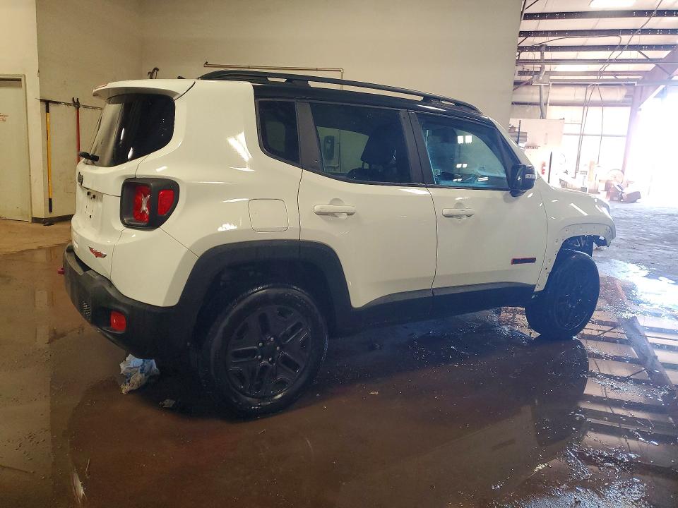 Photo 3 from auction – 2018 JEEP RENEGADE with VIN ZACCJBCBXJPH07847