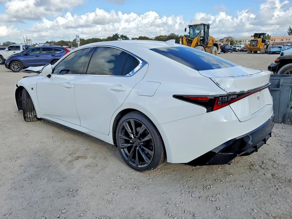 صورة رقم 2 من المزاد - 2025 LEXUS IS 350 مع VIN JTHBZ1B25S5088437