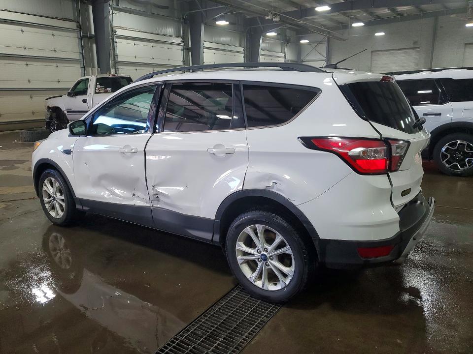 صورة رقم 2 من المزاد - 2018 FORD ESCAPE مع VIN 1FMCU0GD1JUB75227