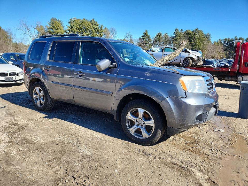 Photo 4 from auction – 2013 HONDA PILOT with VIN 5FNYF3H71DB030524