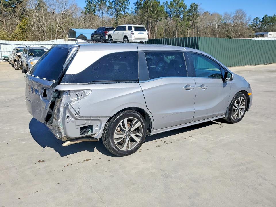 Photo 3 from auction – 2023 HONDA ODYSSEY with VIN 5FNRL6H83PB077517
