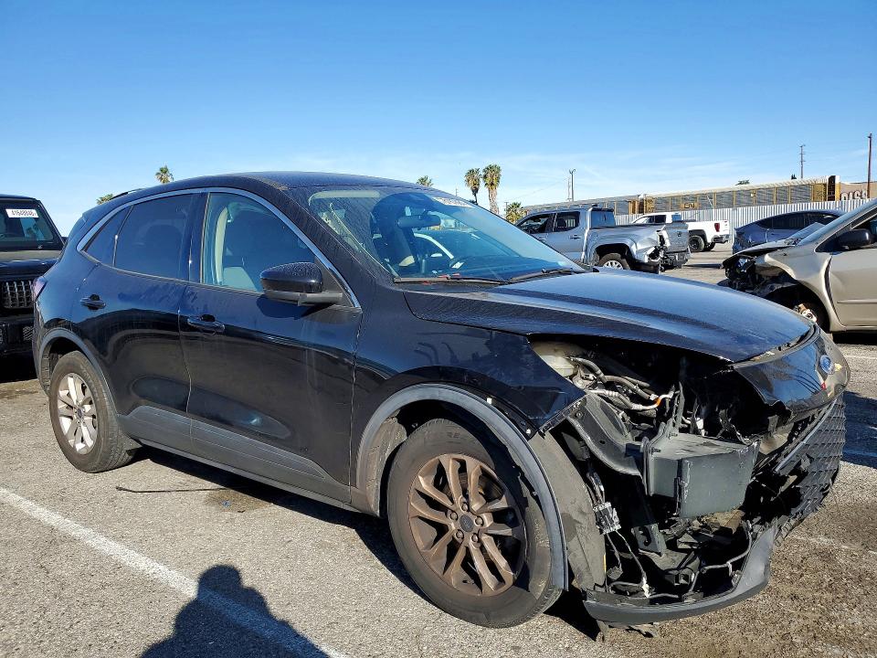 Photo 4 from auction – 2020 FORD ESCAPE with VIN 1FMCU0G66LUC77899
