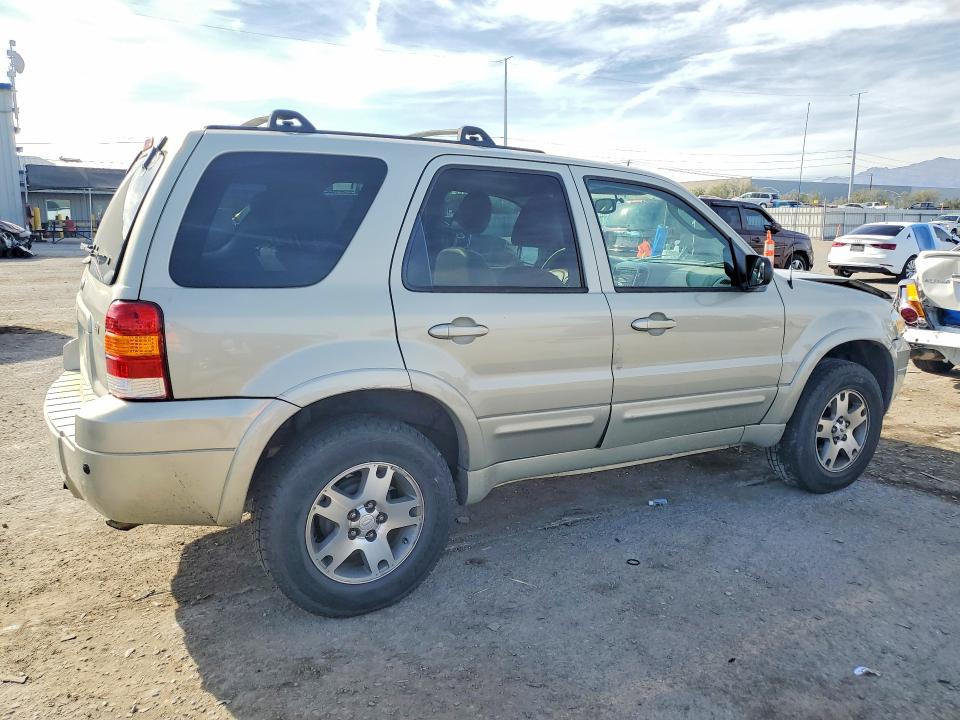 Photo 3 from auction – 2005 FORD ESCAPE with VIN 1FMYU04105KE02117