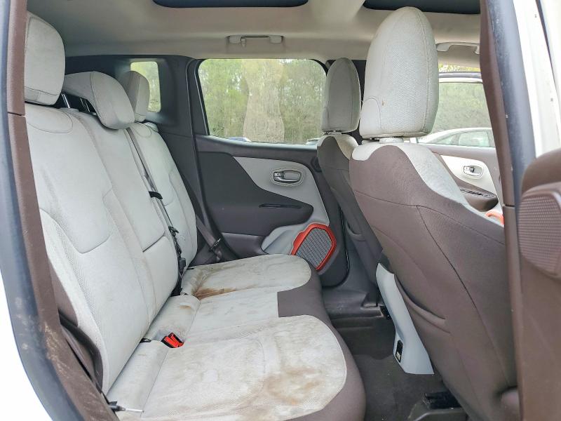 Photo 10 from auction – 2015 JEEP RENEGADE with VIN ZACCJBBT2FPC29182