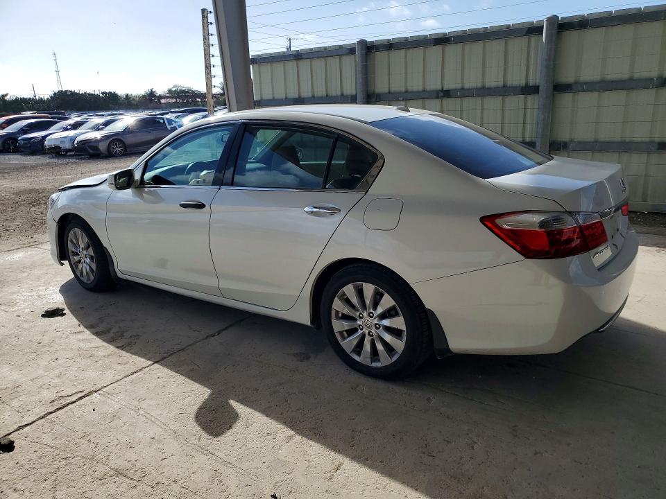Photo 2 from auction – 2015 HONDA ACCORD with VIN 1HGCR2F87FA268298
