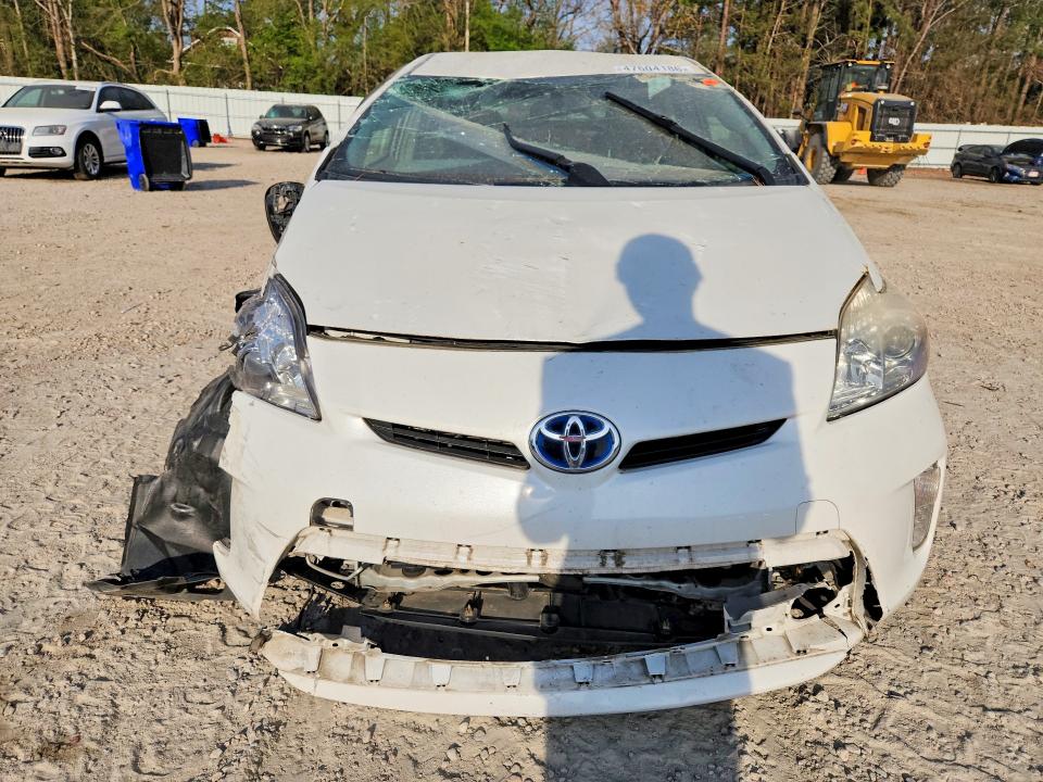 Photo 5 from auction – 2015 TOYOTA PRIUS with VIN JTDKN3DU5F0428969