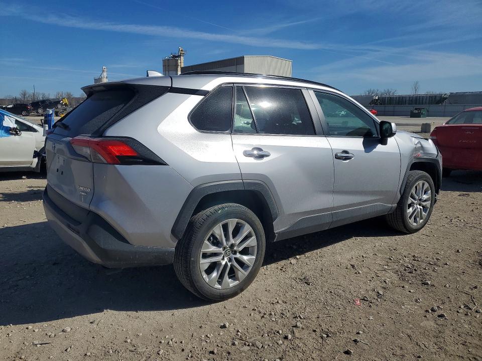 Photo 3 from auction – 2024 TOYOTA RAV4 with VIN 2T3N1RFV1RC487925