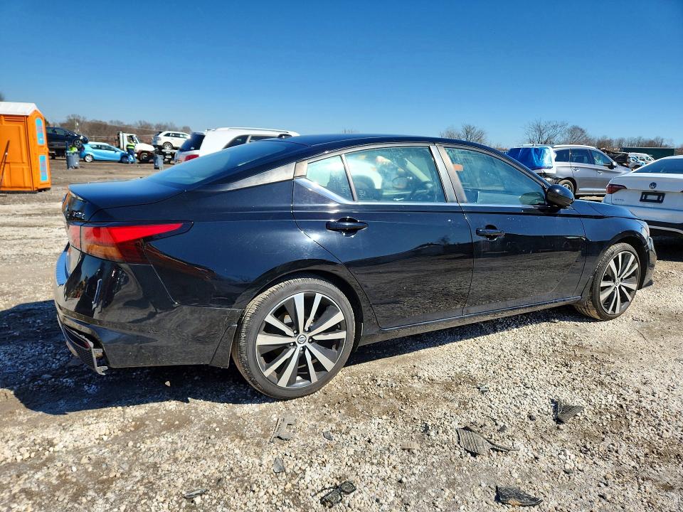 Photo 3 from auction – 2021 NISSAN ALTIMA with VIN 1N4BL4CV0MN343078