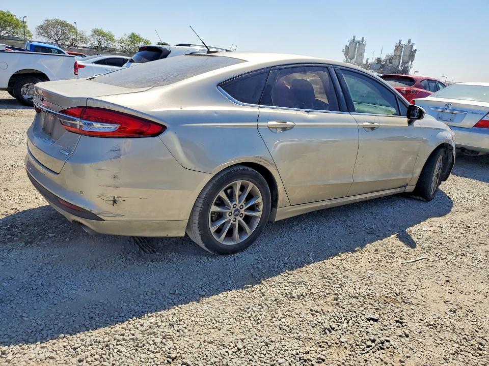 Photo 3 from auction – 2017 FORD FUSION with VIN 3FA6P0HDXHR293565