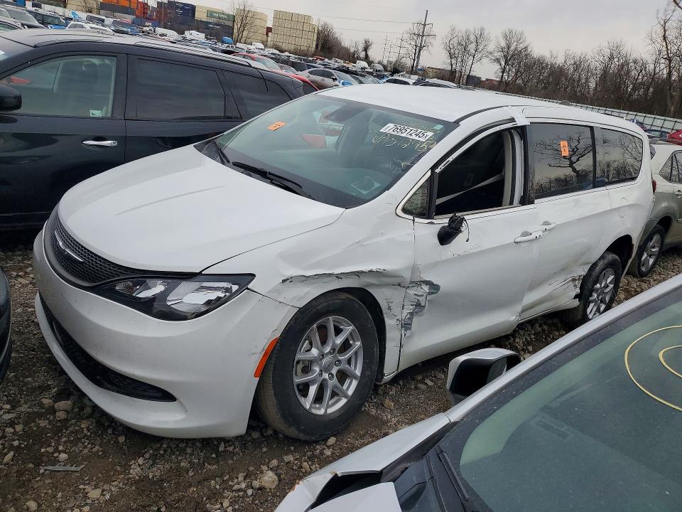 CHRYSLER VOYAGER 2023 with VIN 2C4RC1CG6PR522256 - Photo from auction
