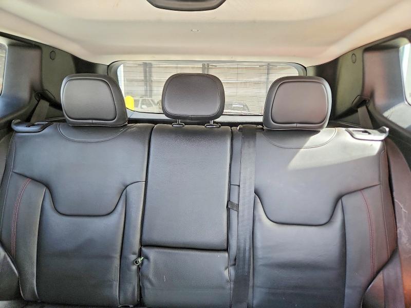 Photo 10 from auction – 2017 JEEP RENEGADE with VIN ZACCJBCB0HPF94761