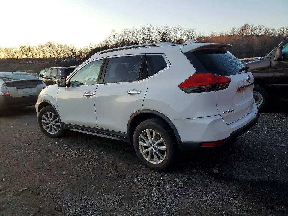 Photo 2 from auction – 2017 NISSAN ROGUE with VIN KNMAT2MV8HP581182