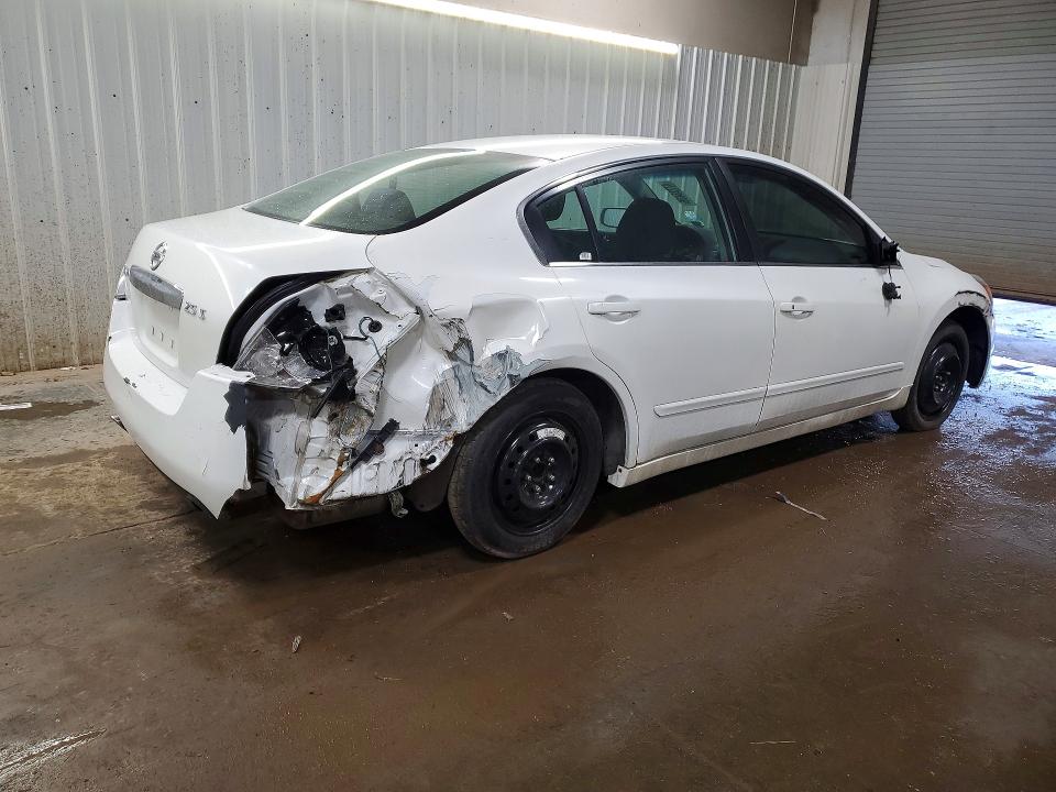 Photo 3 from auction – 2011 NISSAN ALTIMA with VIN 1N4AL2AP7BN435872