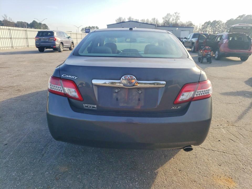 Photo 6 from auction – 2011 TOYOTA CAMRY with VIN 4T1BF3EK3BU205905