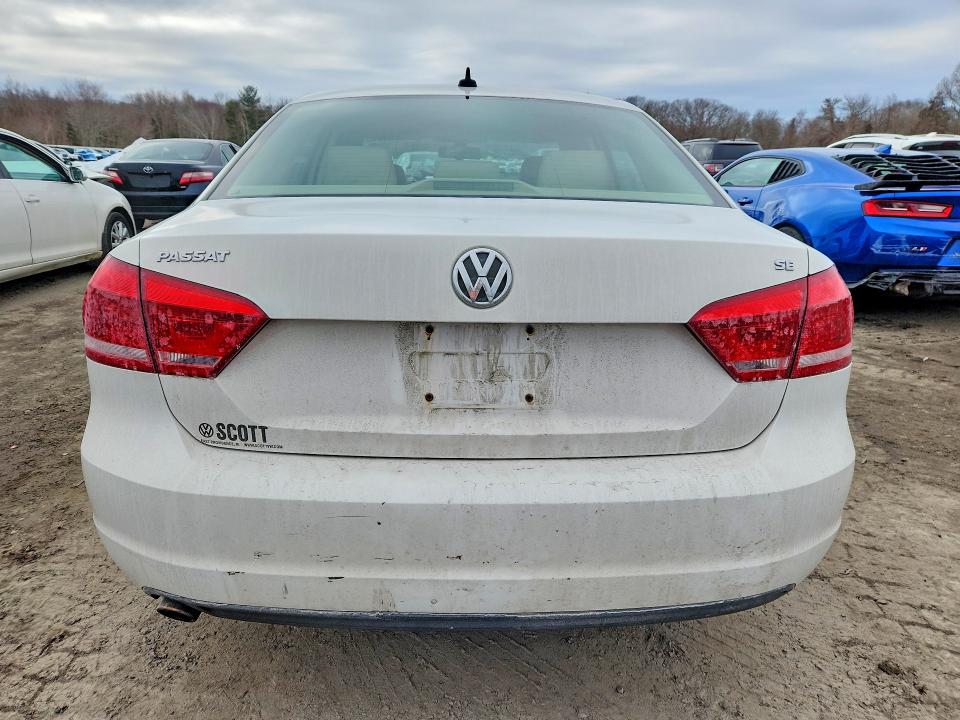 Photo 6 from auction – 2013 VOLKSWAGEN PASSAT with VIN 1VWBP7A33DC106935