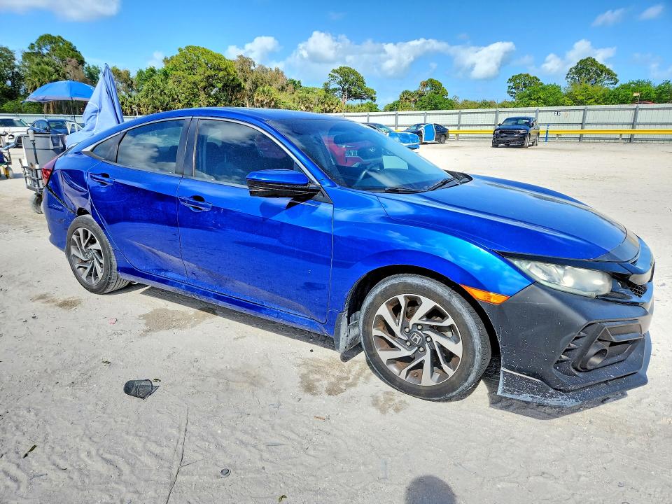 Photo 4 from auction – 2018 HONDA CIVIC with VIN 2HGFC2F72JH600857