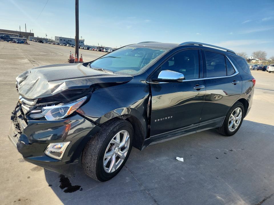 CHEVROLET EQUINOX 2018 with VIN 2GNAXMEV0J6133191 - Photo from auction