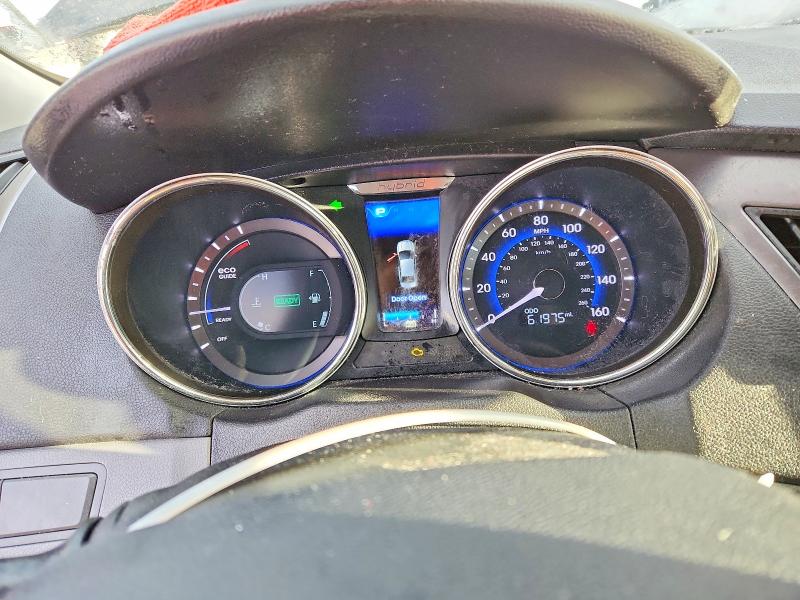 Photo 9 from auction – 2013 HYUNDAI SONATA HYBRID with VIN KMHEC4A45DA070370