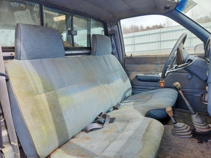 Photo 10 from auction – 1989 TOYOTA PICKUP with VIN JT4RN01PXK7006189