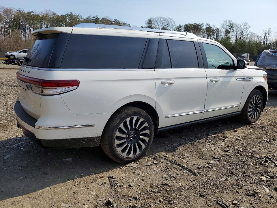 Photo 3 from auction – 2022 LINCOLN NAVIGATOR with VIN 5LMJJ3TT2NEL08413