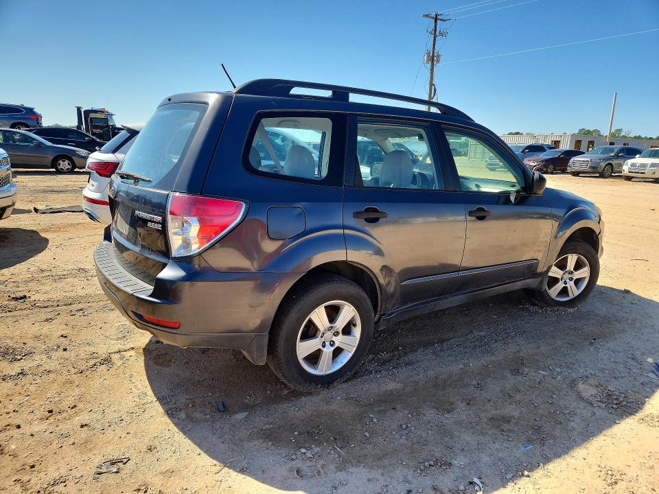 Photo 3 from auction – 2013 SUBARU FORESTER with VIN JF2SHABC3DH406944