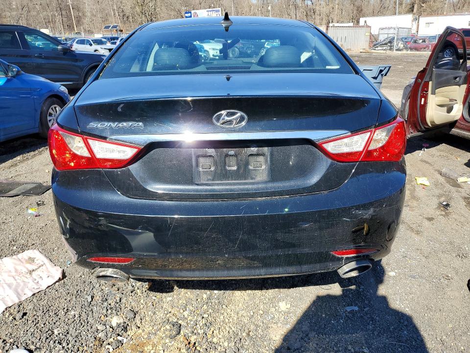 Photo 6 from auction – 2011 HYUNDAI SONATA with VIN 5NPEC4AC0BH008697