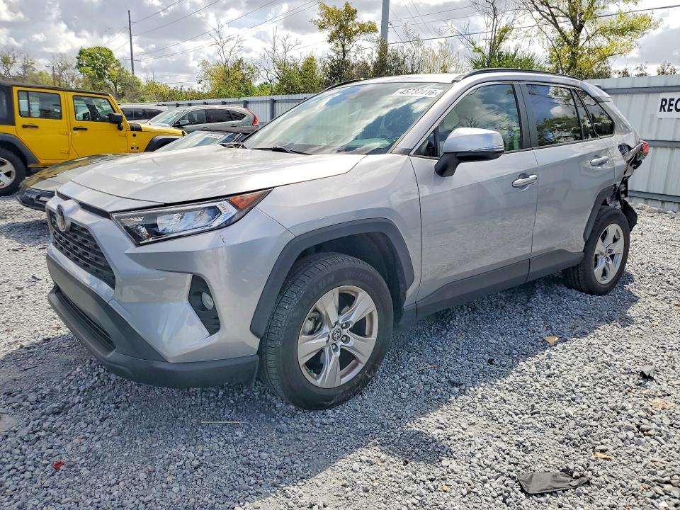 TOYOTA RAV4 2019 with VIN JTMP1RFV4KD523925 - Photo from auction