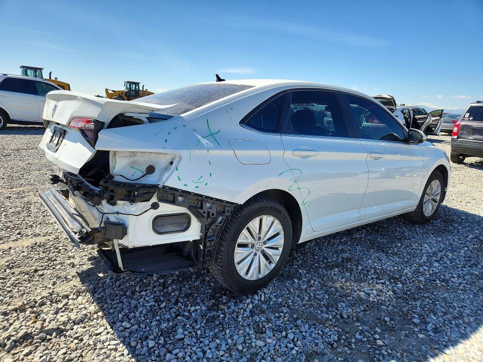 Photo 3 from auction – 2019 VOLKSWAGEN JETTA with VIN 3VWC57BU4KM266903