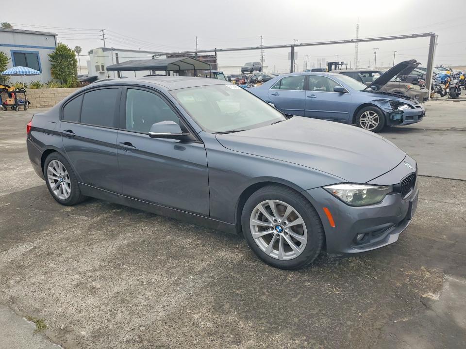 Photo 4 from auction – 2017 BMW 320 with VIN WBA8A9C37HK864356